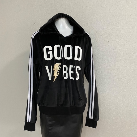 No Boundaries Tops - Good Vibes Velvet Hoodie